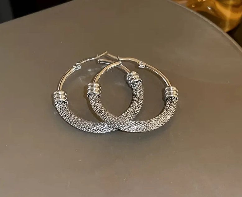 Gorgeous Cylinder-Shaped Hoops